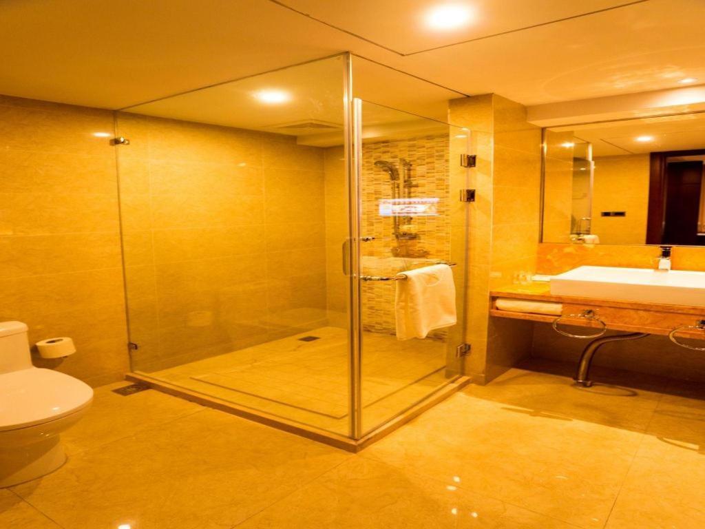 Maixinge Boutique Waigaoqiao Free Trade Zone Hotel 4*